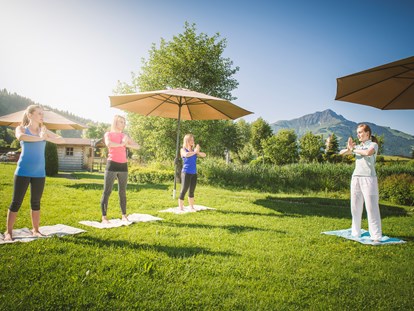 Urlaub auf dem Bauernhof - Tischtennis - Österreich - Thai Yoga im Rahmen unseres Sport-Programmes - Familotel Landgut Furtherwirt