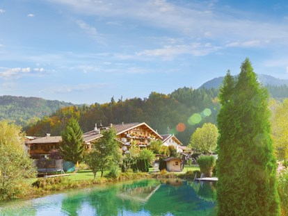 Urlaub auf dem Bauernhof - Wellness: Whirpool - Alpen - Familienglück und Urlaubsfreude im Sommer - Familotel Landgut Furtherwirt