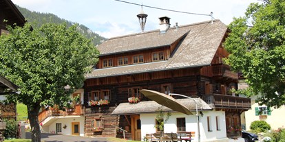 Urlaub auf dem Bauernhof - Tischtennis - Steiermark - Hausansicht - Schmiedlehnerhof