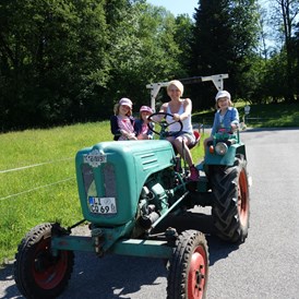 Ferien Bauernhof: Traktorverleih - Ferienhof Sinz