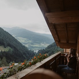 Ferien Bauernhof: Balkon der Ferienwohnung Tom mit Blick auf den Rosskopf - Gogerer Hof